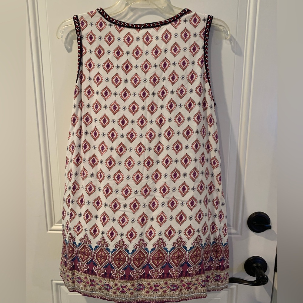 Sleeveless Patterned Top with Tassel Tie Detail - Size Medium - Picture 7 of 8